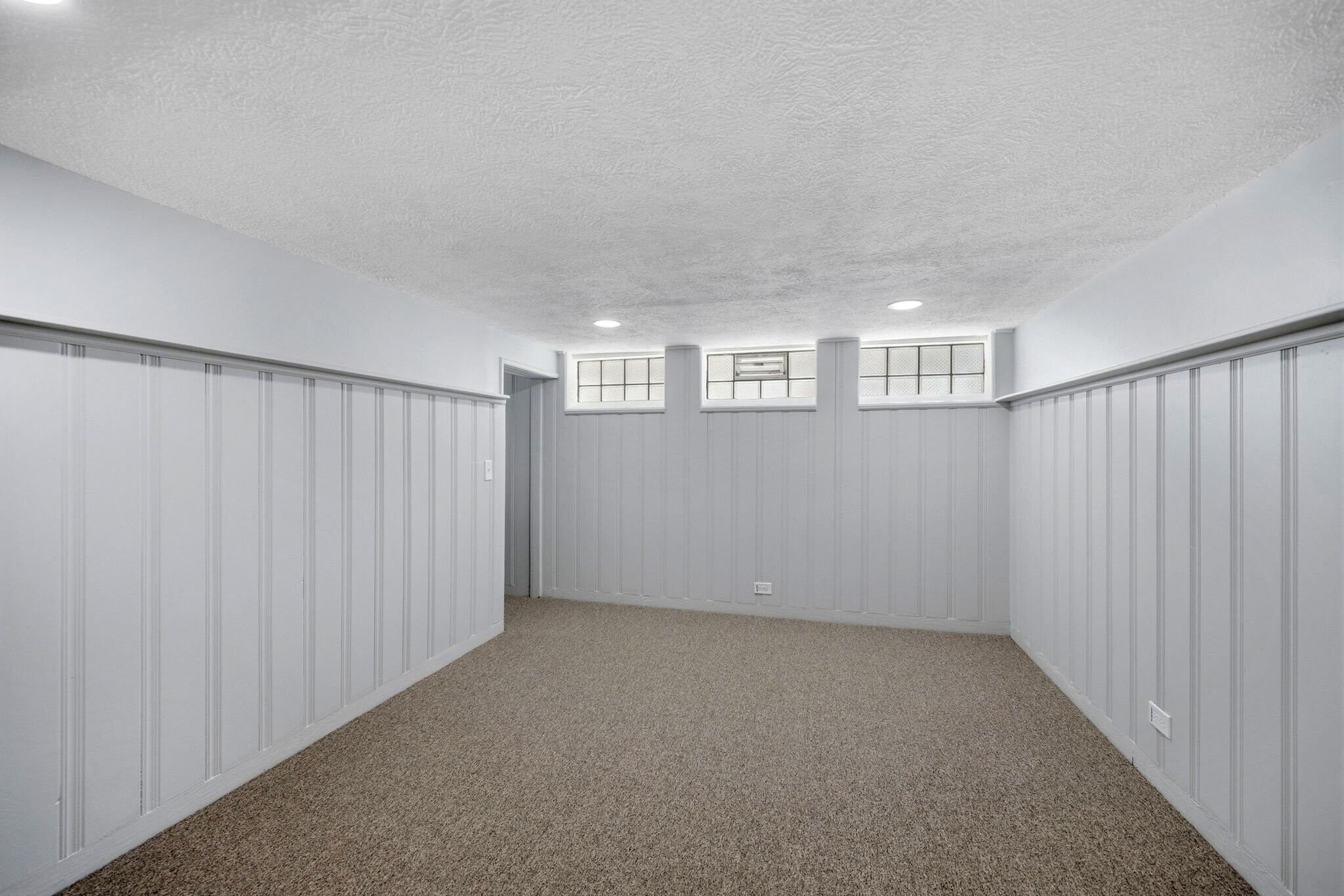 Building Photo - 253 E 250th St