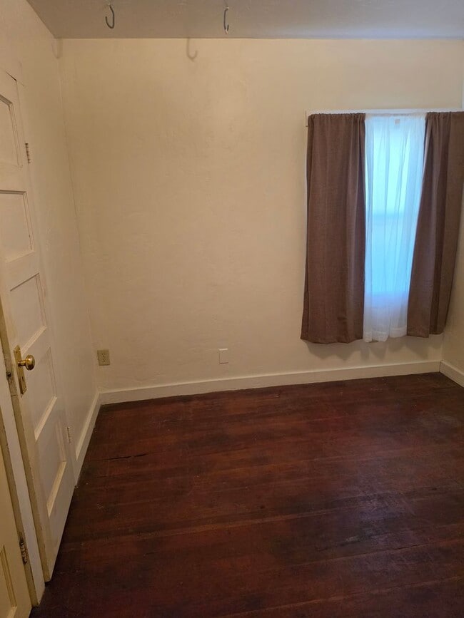 Building Photo - 3 Bedrooms 2 baths Beach House in the City of Imperial Beach!!!!!!