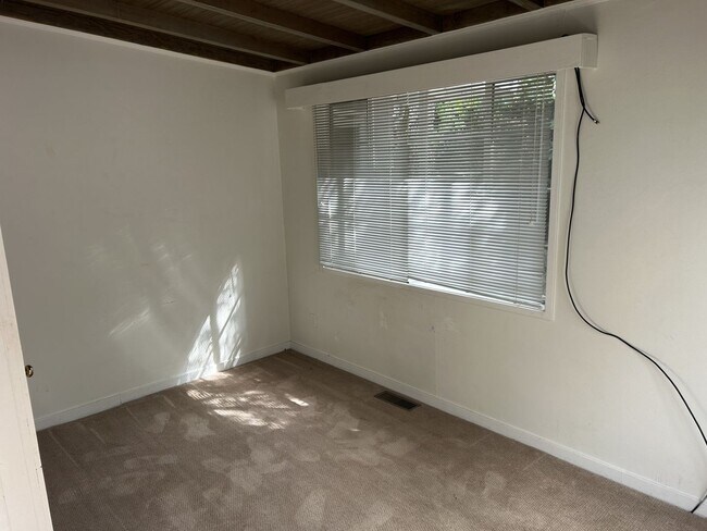 Building Photo - 249 Prospect Dr