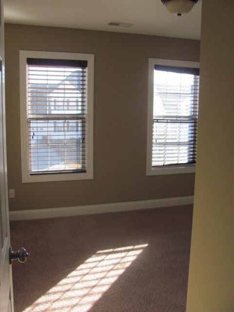 Building Photo - 4 BR 2.5 BA Sterling Farms