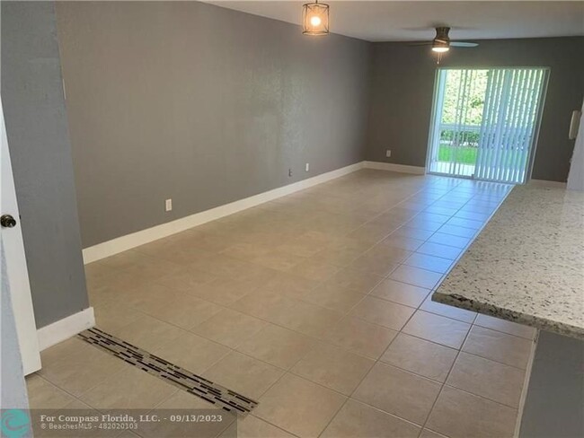 Building Photo - 755 NW 92nd Ave