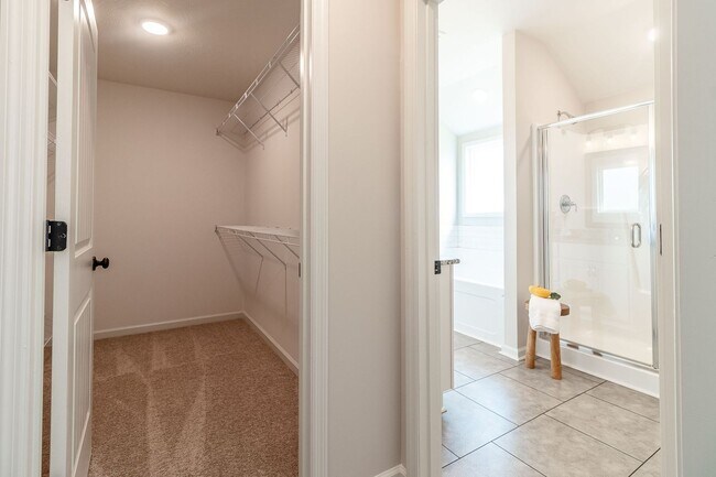 Building Photo - ? Welcome to Your Dream Home! ?