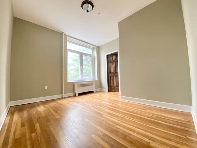 Building Photo - 155 Beacon Hill Dr