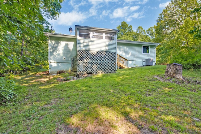 Building Photo - 169 Lakeshire Dr