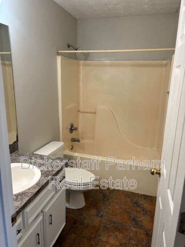 Building Photo - 7121 Vinings Ct