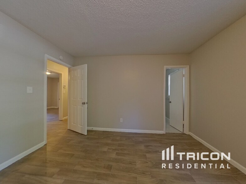 Building Photo - 5526 Westberry Ln