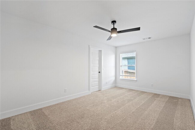 Building Photo - 4206 SW Adams Rd