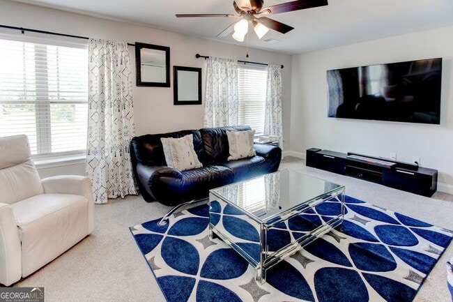 Building Photo - 3617 Chestnut Oak St