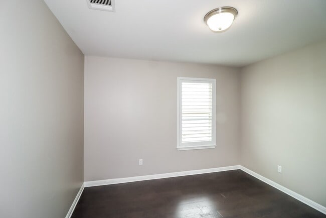 Building Photo - 8113 Pescara Cove