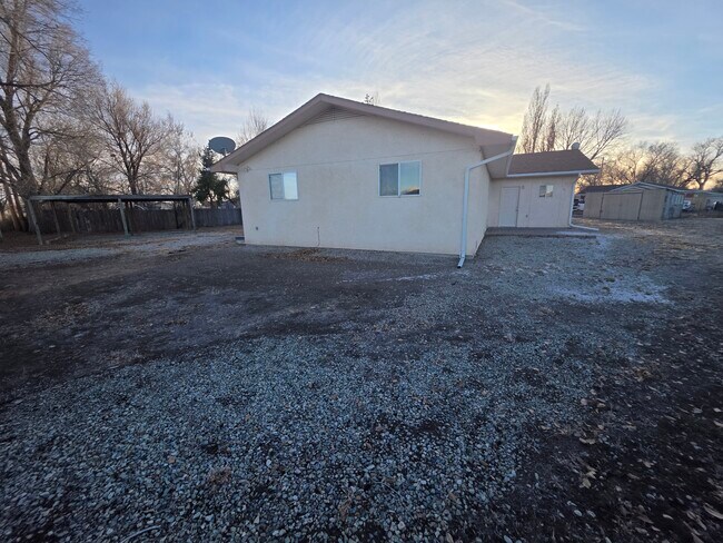 Building Photo - 6862 Femmer St