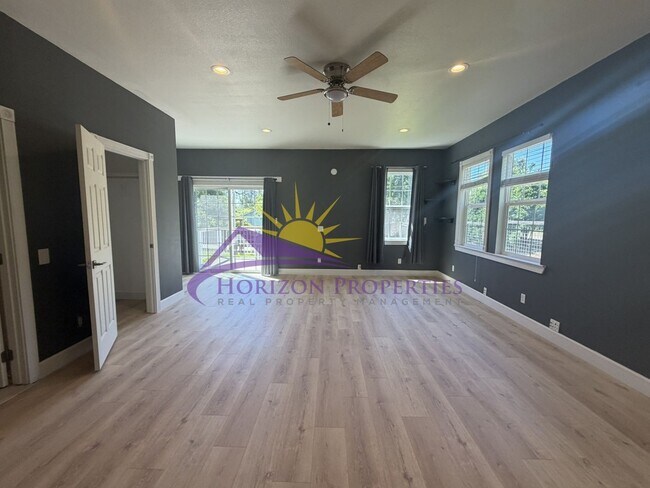 Building Photo - Bright 2 Bed 2 Bath 1,251 Sqft. Fair Oaks Home