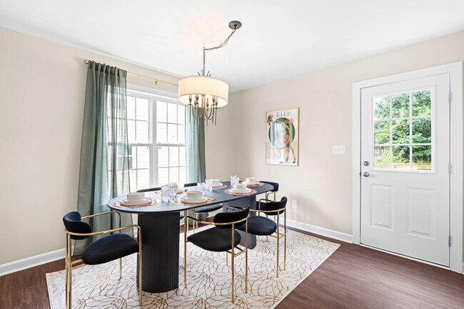 Building Photo - 2400 Hinton St