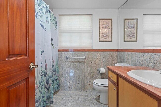 Building Photo - 3475 S Ocean Blvd