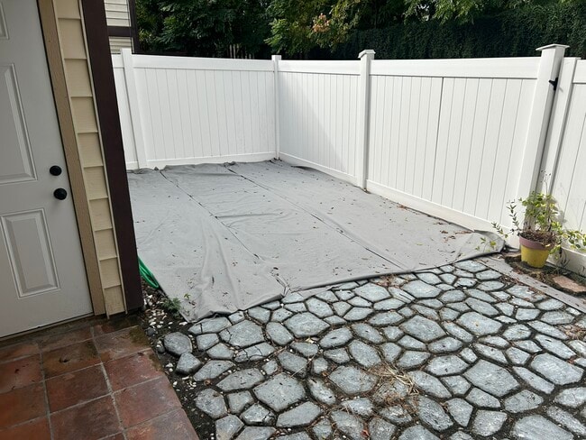 Building Photo - 3980 Crayrich Cir