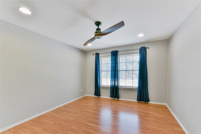 Building Photo - 9108 Texas Sun Dr