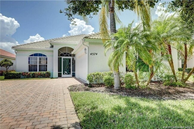 Building Photo - 4574 NW Red Maple Dr