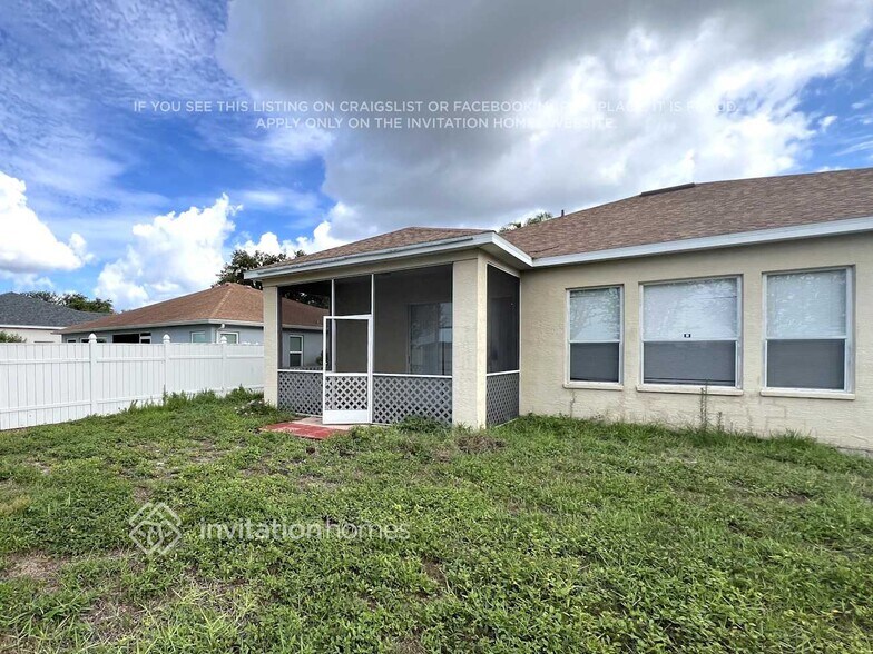 Building Photo - 5120 52nd Ave W