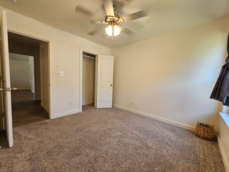 Building Photo - 1710 100th St