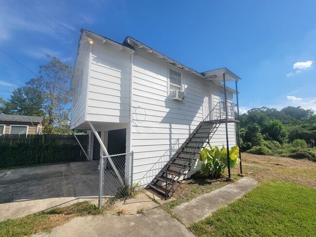 Building Photo - 1951 Barnes Rd