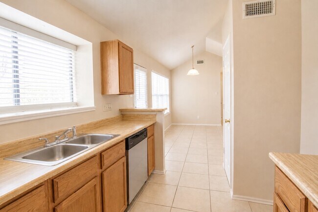 Building Photo - 1410 Flameleaf Dr