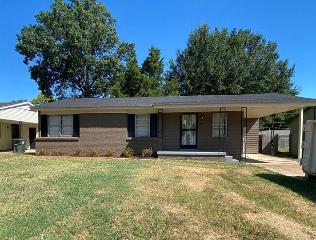 Primary Photo - 640 Leacrest Ave