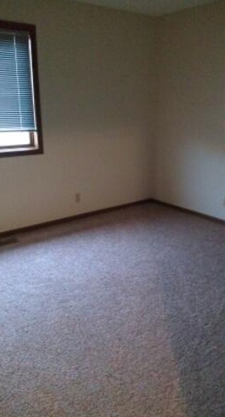 Building Photo - 26 Westview Dr