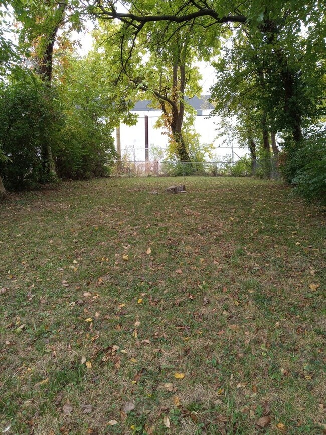 Building Photo - Charming 2BR house