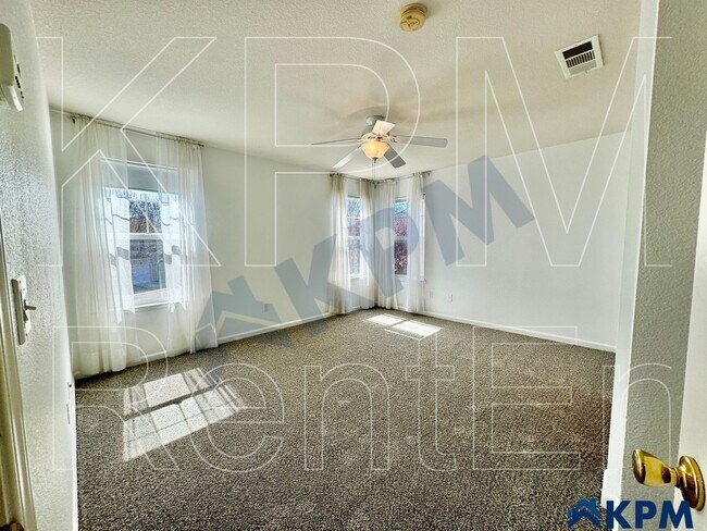 Building Photo - 1504 Cat Tail Dr