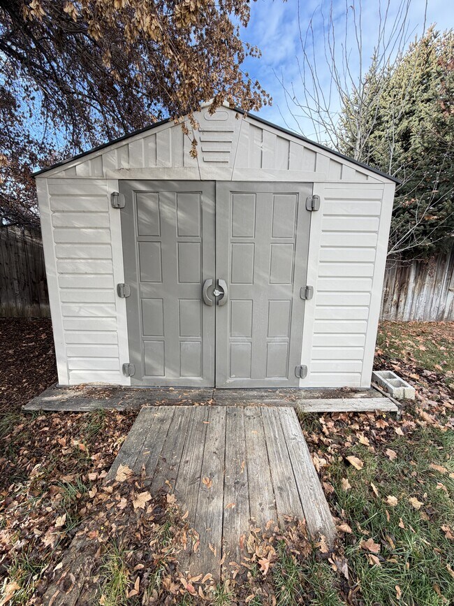 Building Photo - 2067 S Linda Vista Pl