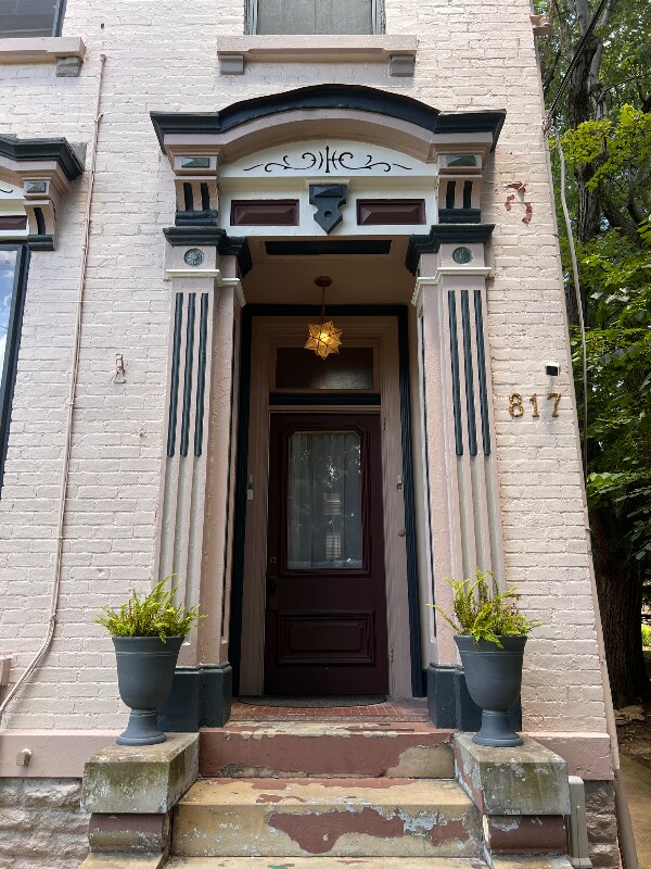 Building Photo - 817 Washington