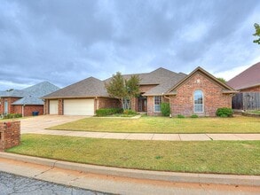 Building Photo - 4 Bedrooms - 3 Bathrooms - 3 Car Garage - ...