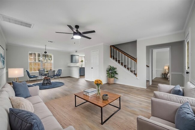 Building Photo - 3718 Treasure Island Dr