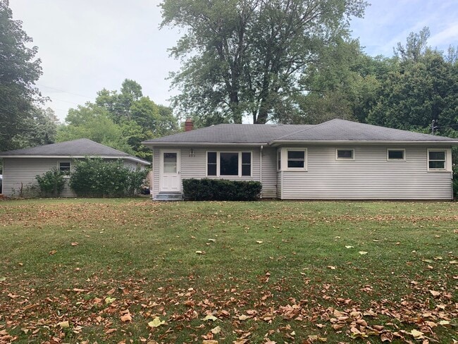 Building Photo - 833 Westmoreland Ave