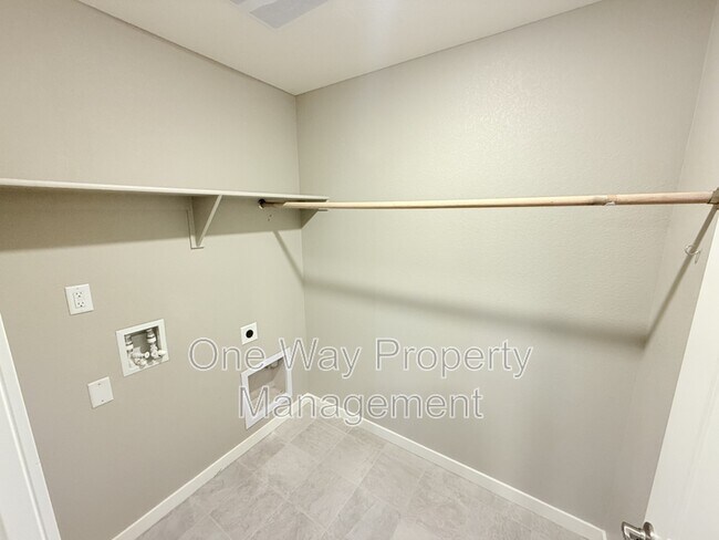 Building Photo - 215 N 62nd Ave