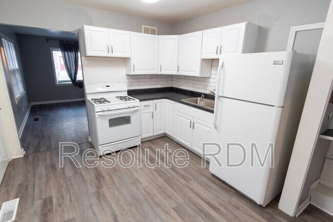 Building Photo - 1128 Sterling St