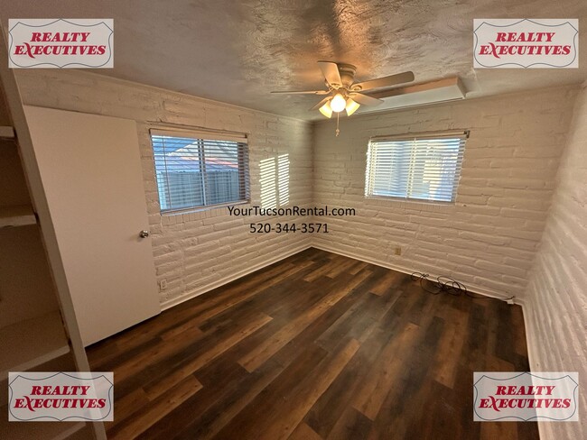 Building Photo - Romero Rd & Roger Rd - 3 bedroom 2 bath ho...