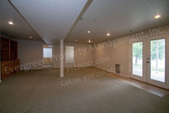 Building Photo - 413 Hawthorne Ave