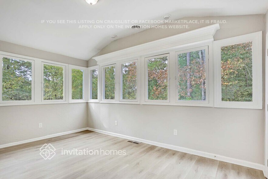 Building Photo - 6106 Shadow Glen Ct SW