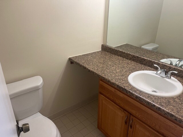 Building Photo - 1594 Brentwood Dr