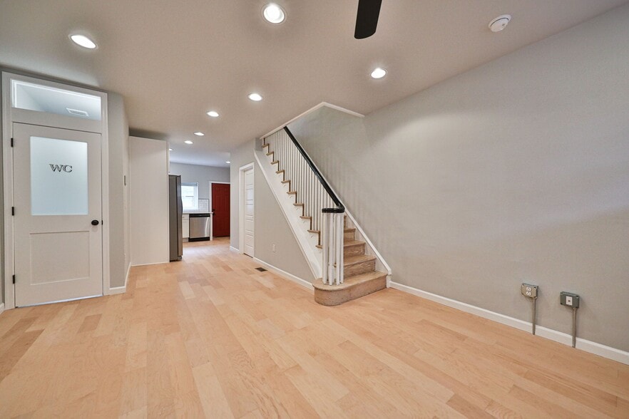 Building Photo - 1538 S Myrtlewood St