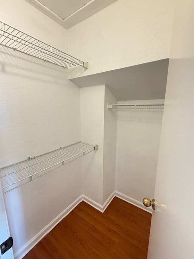 Building Photo - Conveniently located home in Irvine