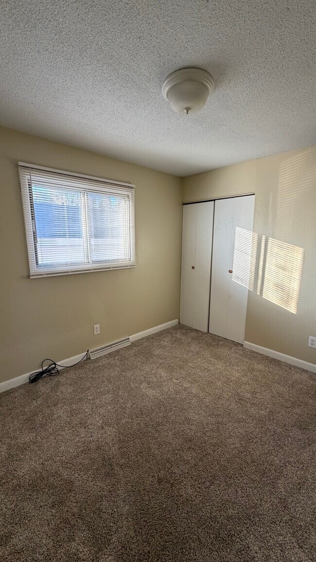 Building Photo - 1109 33rd Ave N