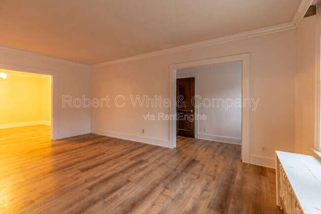 Building Photo - 35 Outlook Ave