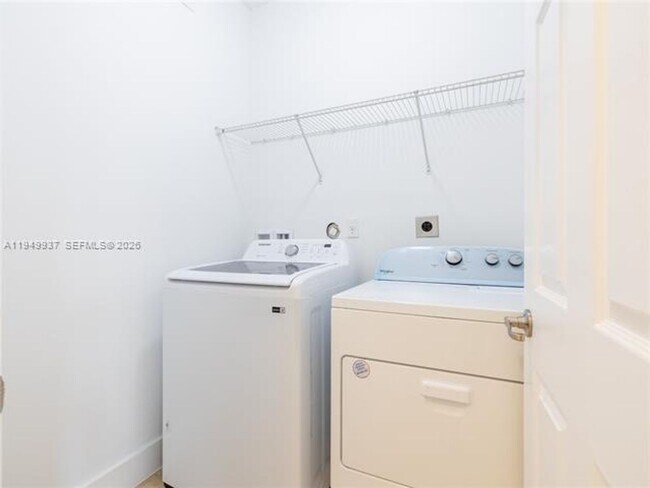 Building Photo - 7010 NW 106th Ave