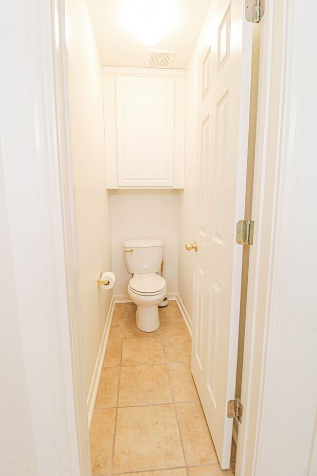 Building Photo - 121 Antler Cir