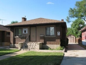Building Photo - Bungalow/Office 2 Bedroom 2 Bath