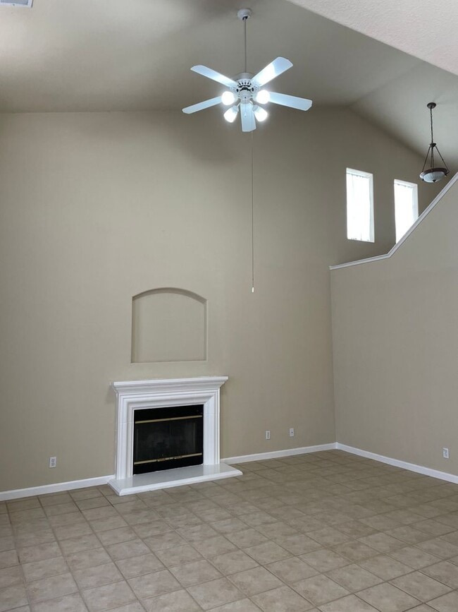 Building Photo - NICE TWO STORY IN WEST ROSEVILLE NEAR SCHO...
