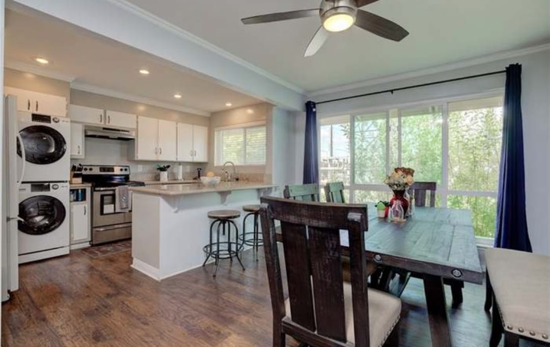 Building Photo - 3220 Merrill Dr