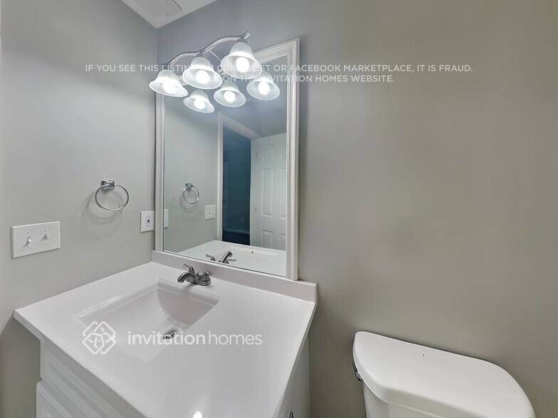 Building Photo - 5449 Sweetsprings Dr SW