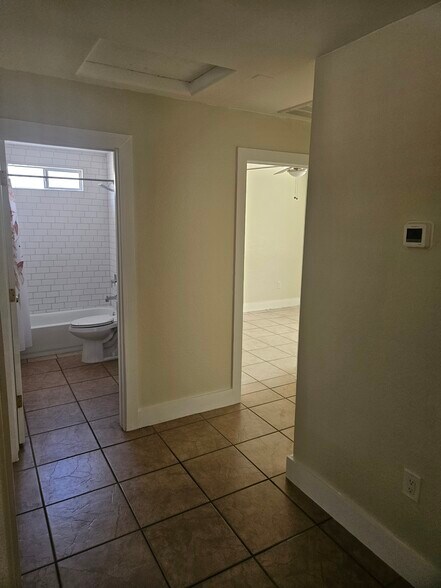 Building Photo - 9628 N 13th St